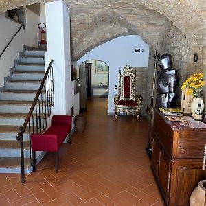 A La Casa Dei Potenti
